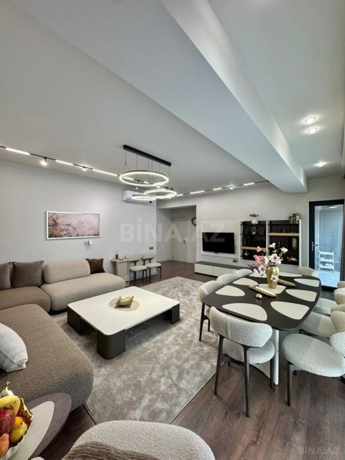 Satılır 3 otaqlı mənzil 127 m²