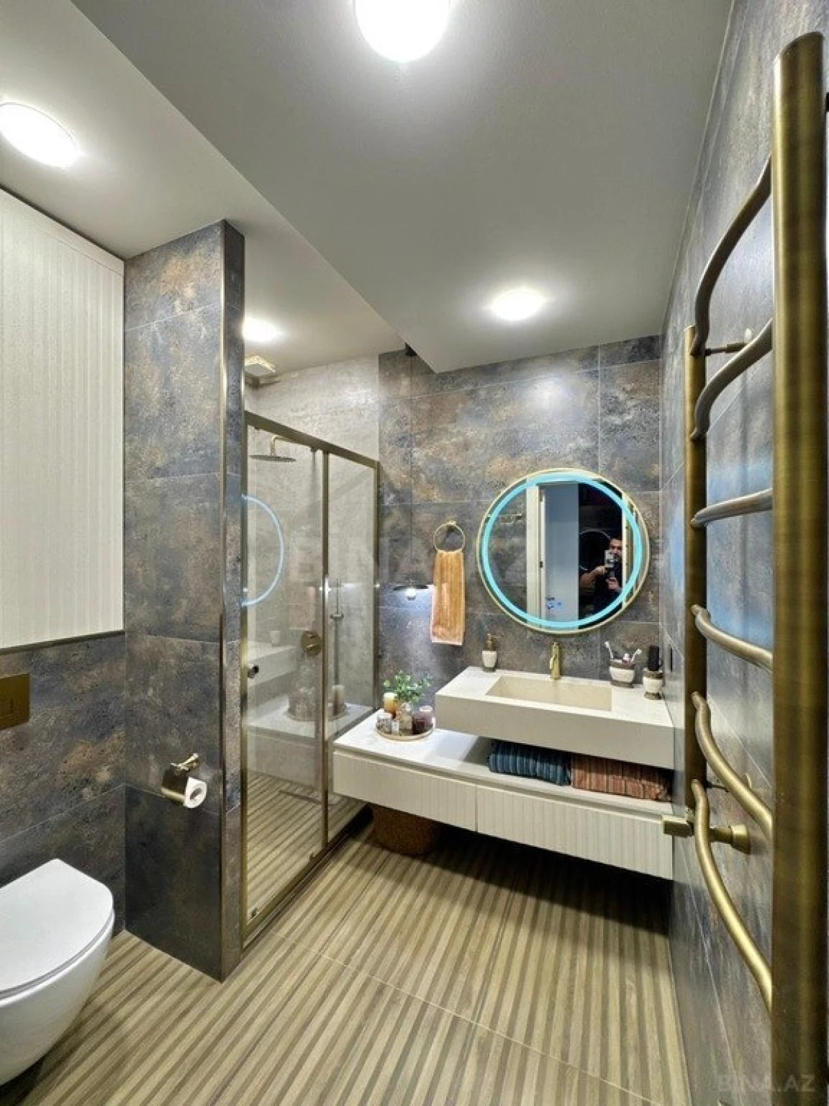 Satılır 3 otaqlı mənzil 127 m²