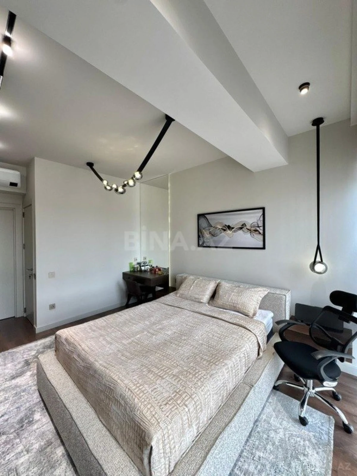 Satılır 3 otaqlı mənzil 127 m²