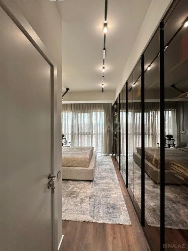 Satılır 3 otaqlı mənzil 127 m²