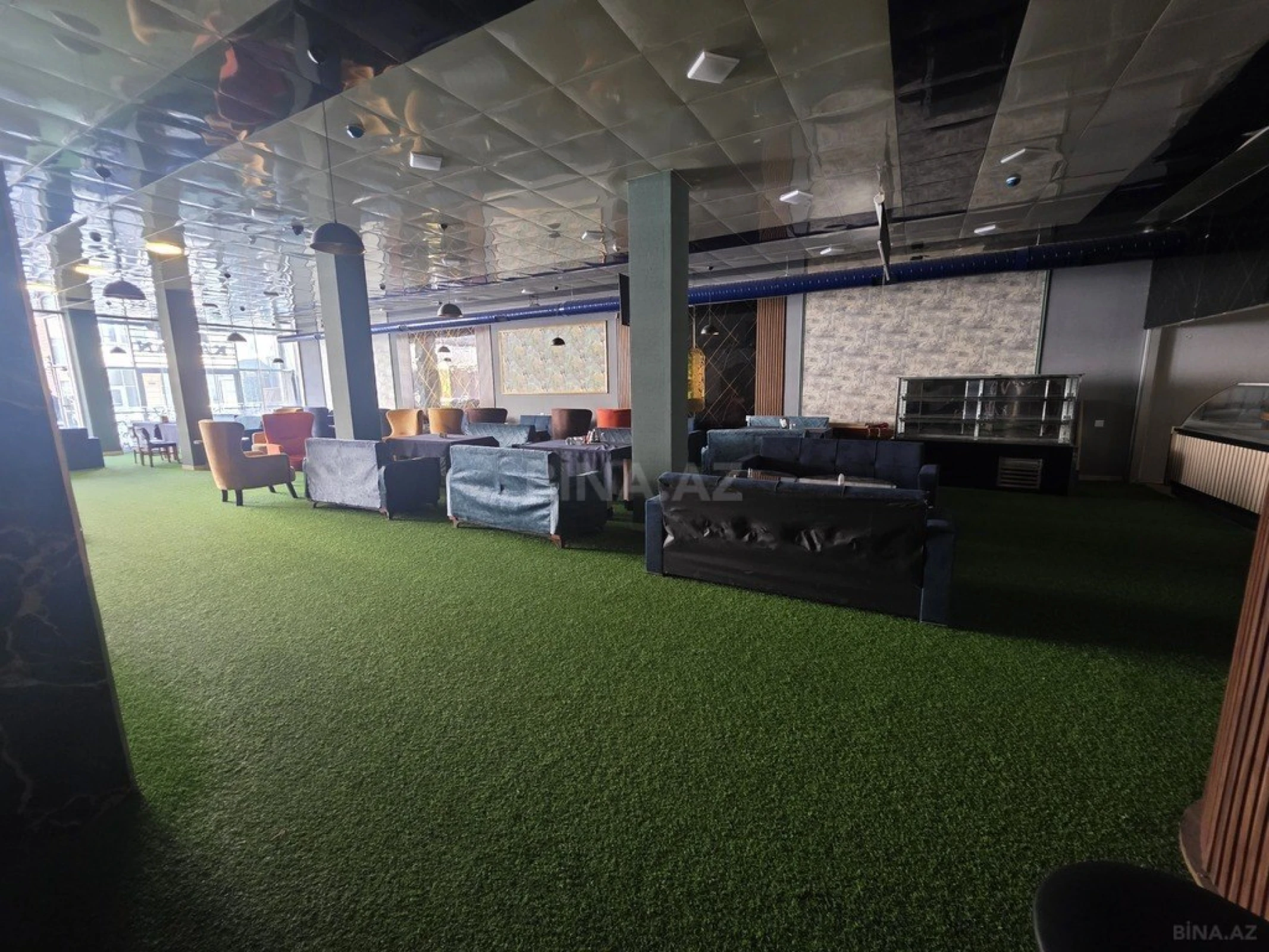 Kirayə verilir obyekt 299 m²