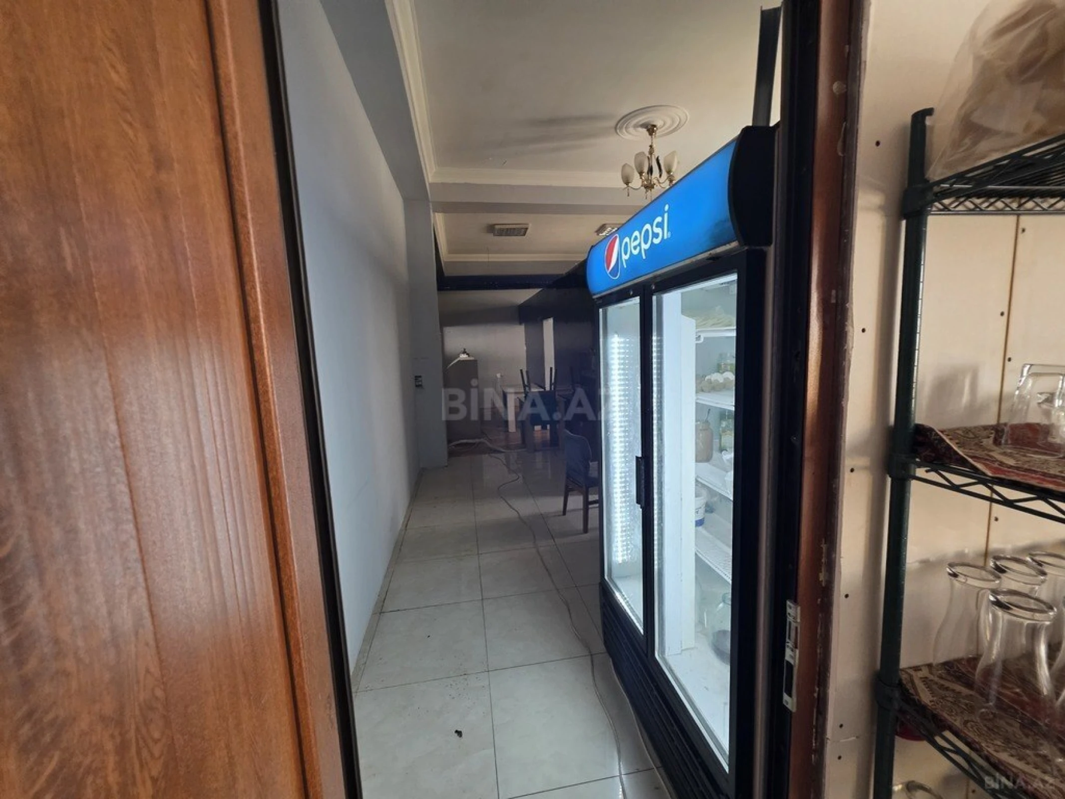 Kirayə verilir obyekt 299 m²