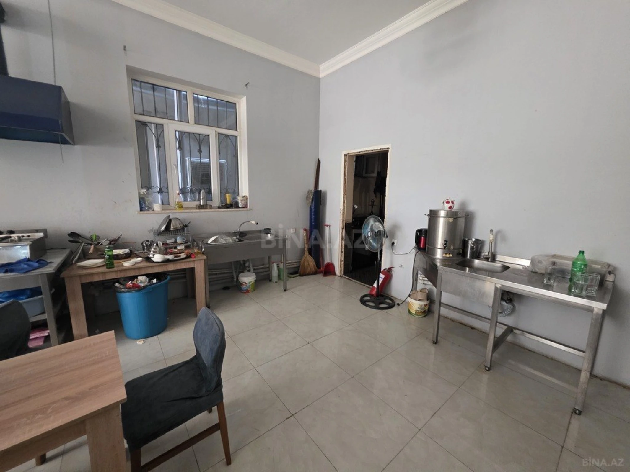 Kirayə verilir obyekt 299 m²