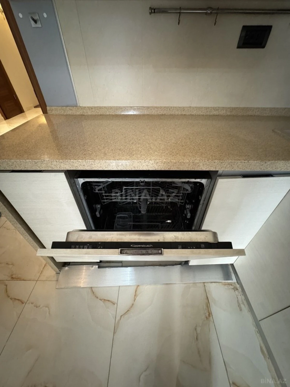 Kirayə verilir 3 otaqlı mənzil 140 m²