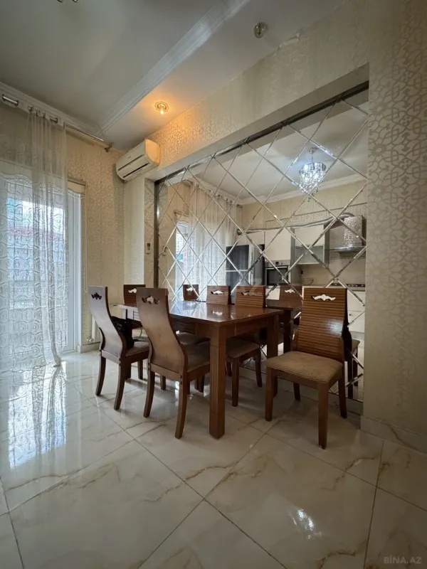 Kirayə verilir 3 otaqlı mənzil 140 m²