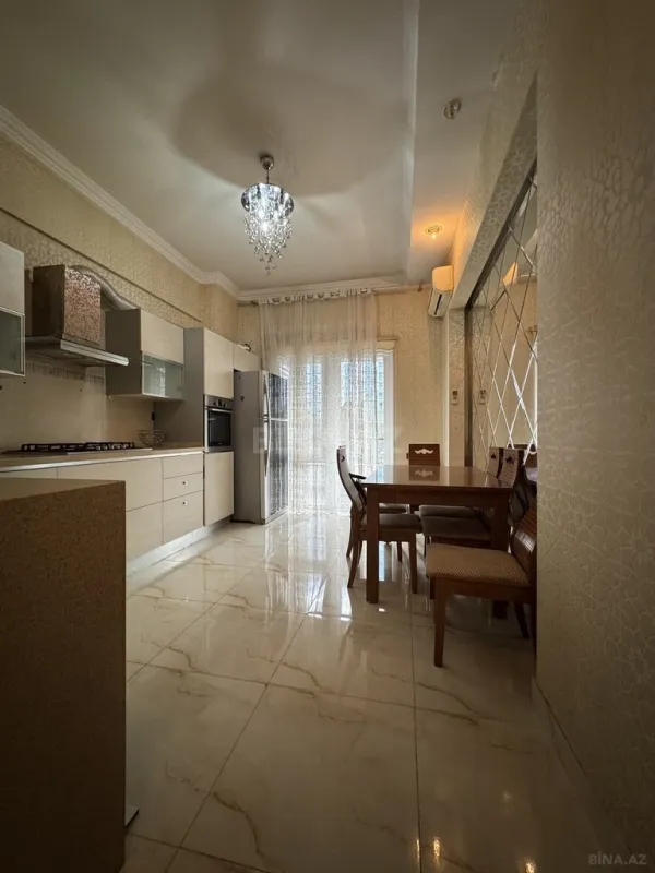 Kirayə verilir 3 otaqlı mənzil 140 m²