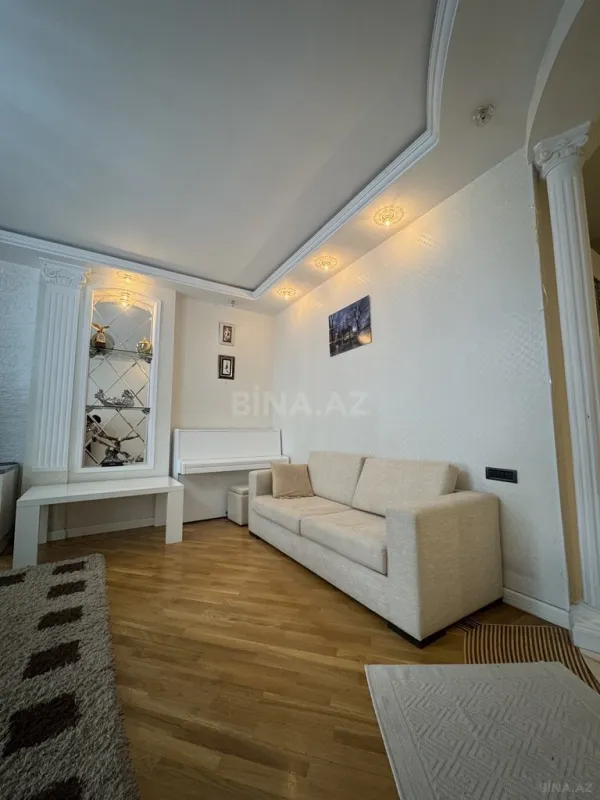 Kirayə verilir 3 otaqlı mənzil 140 m²