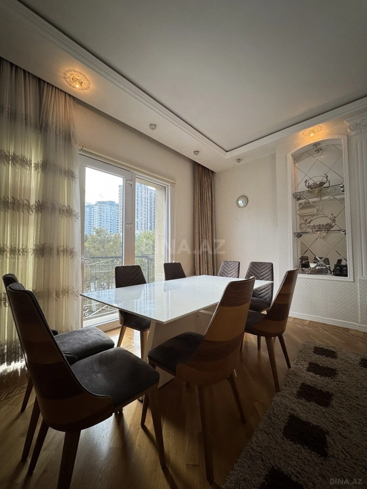 Kirayə verilir 3 otaqlı mənzil 140 m²
