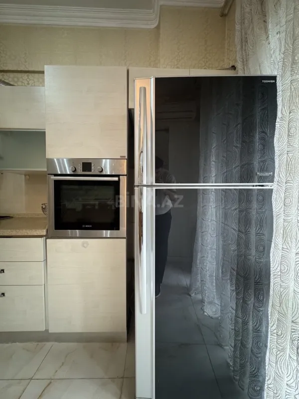 Kirayə verilir 3 otaqlı mənzil 140 m²