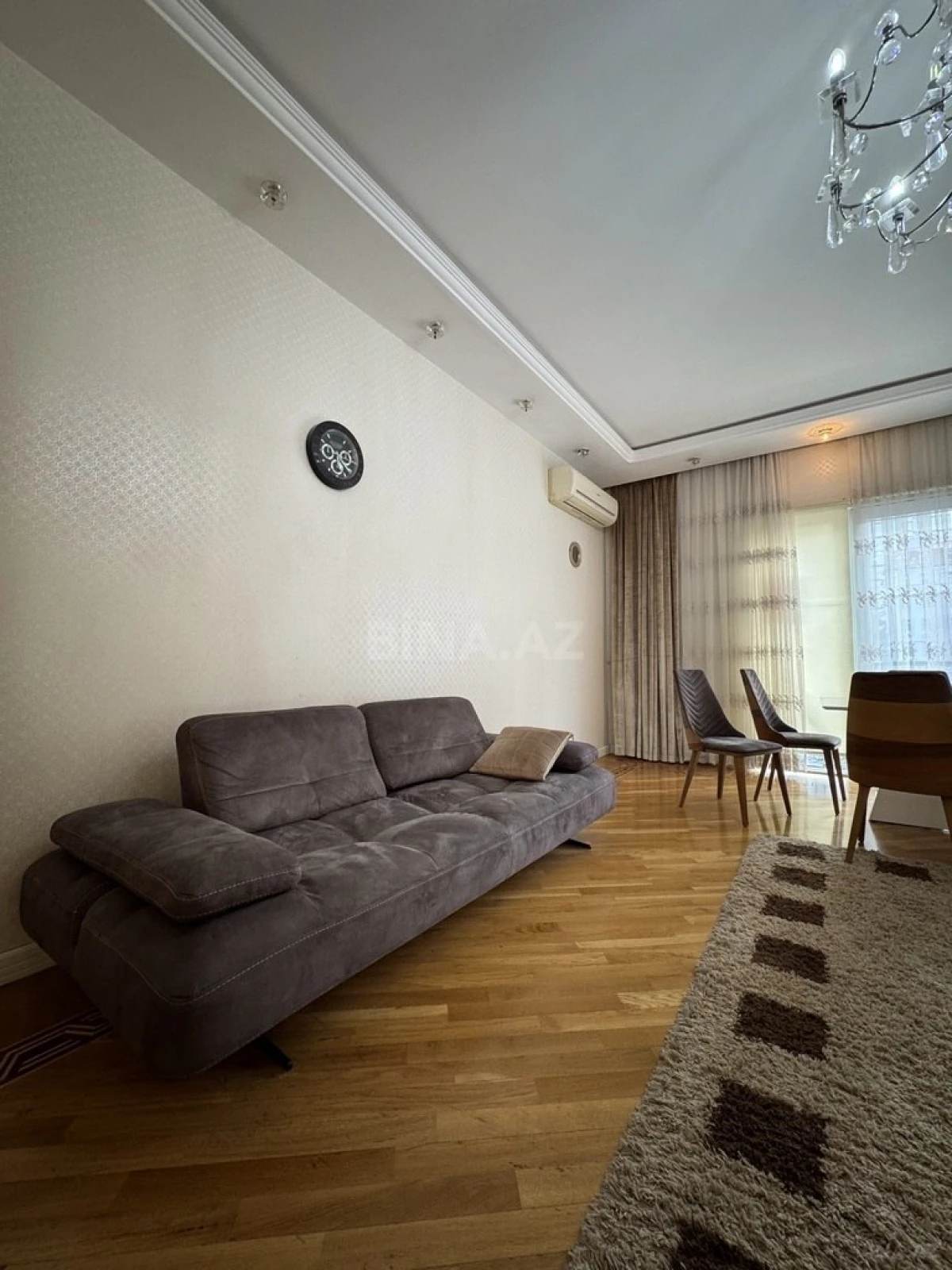 Kirayə verilir 3 otaqlı mənzil 140 m²