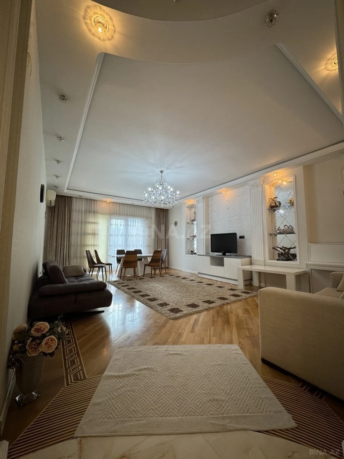 Kirayə verilir 3 otaqlı mənzil 140 m²