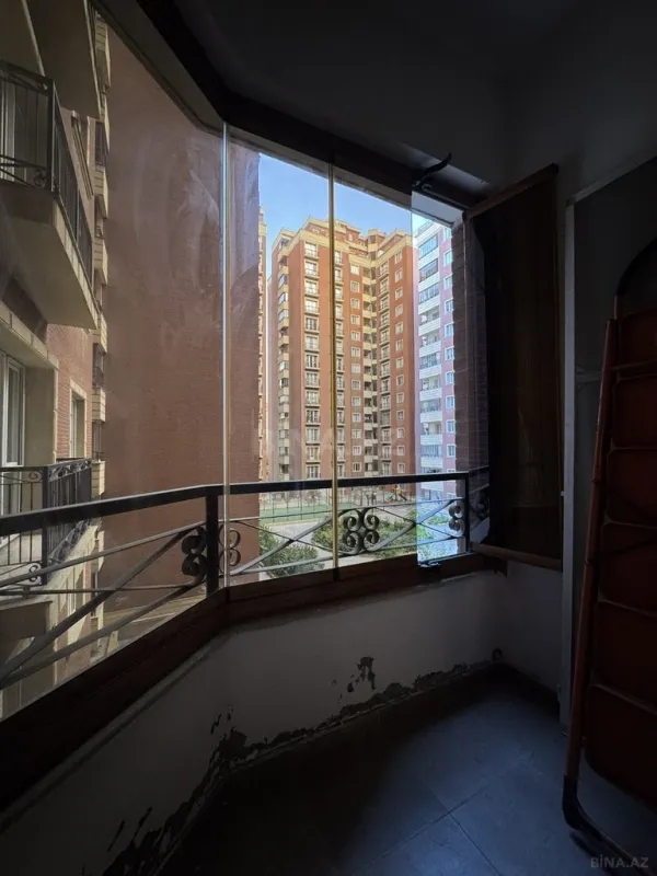 Kirayə verilir 3 otaqlı mənzil 140 m²