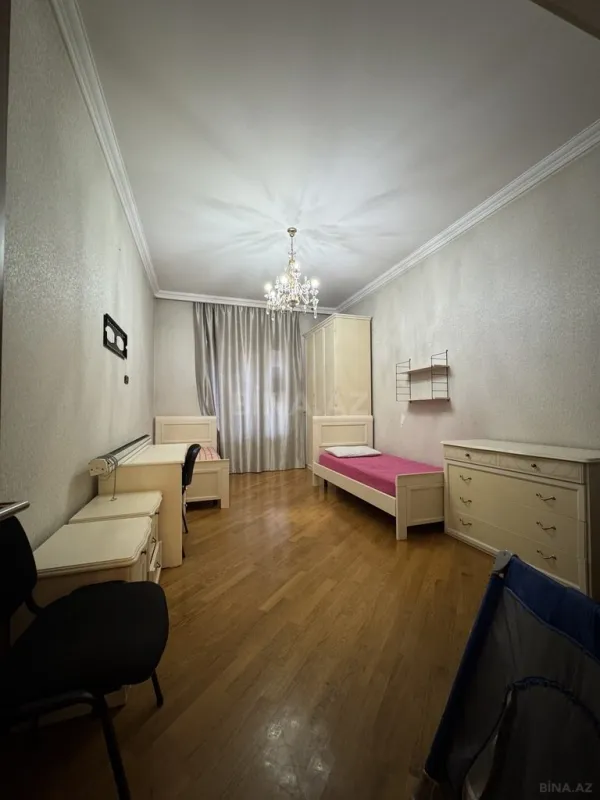 Kirayə verilir 3 otaqlı mənzil 140 m²