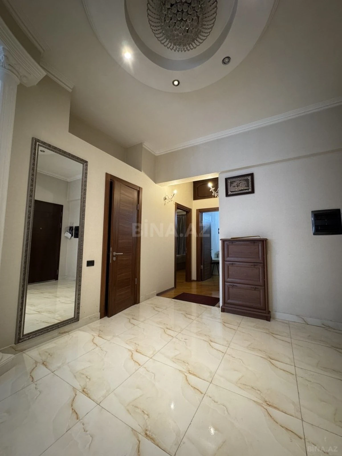Kirayə verilir 3 otaqlı mənzil 140 m²