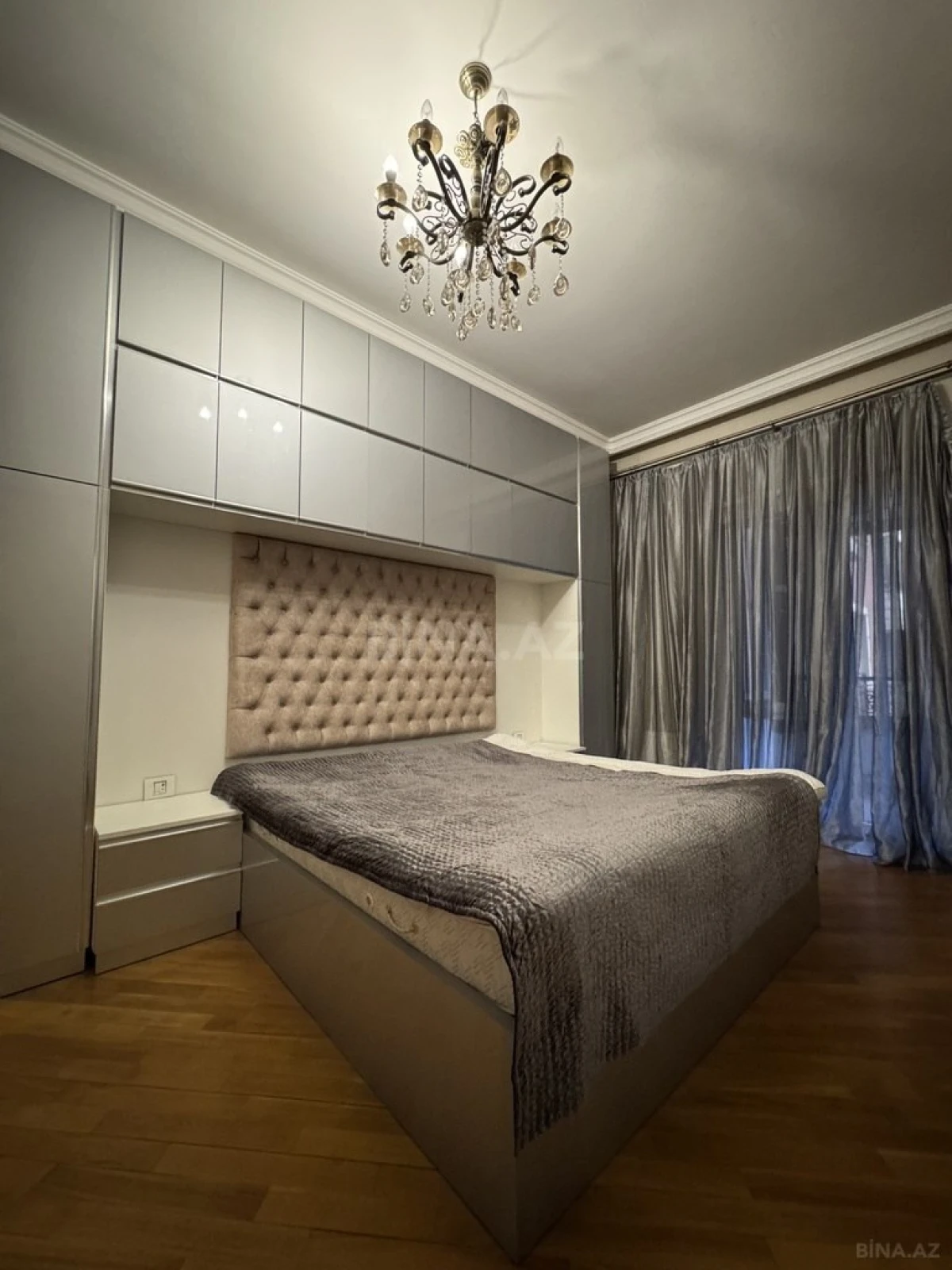 Kirayə verilir 3 otaqlı mənzil 140 m²