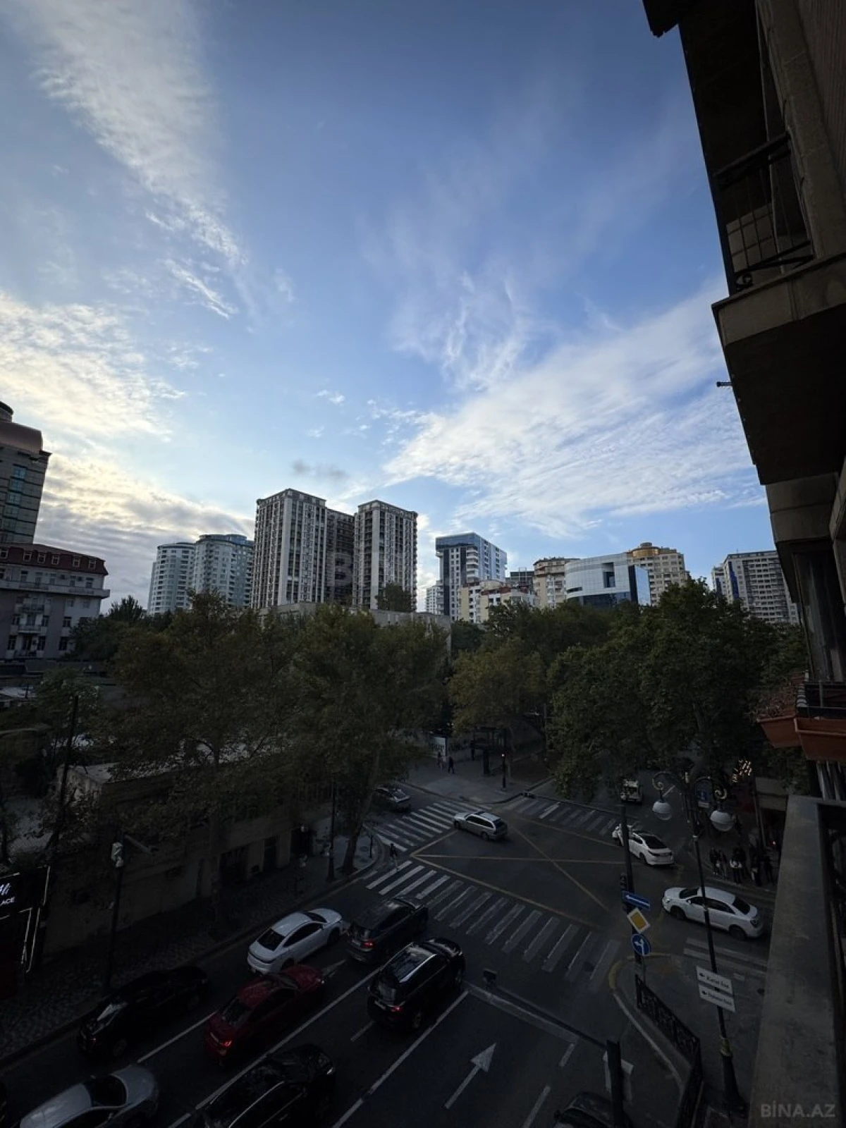 Kirayə verilir 3 otaqlı mənzil 140 m²