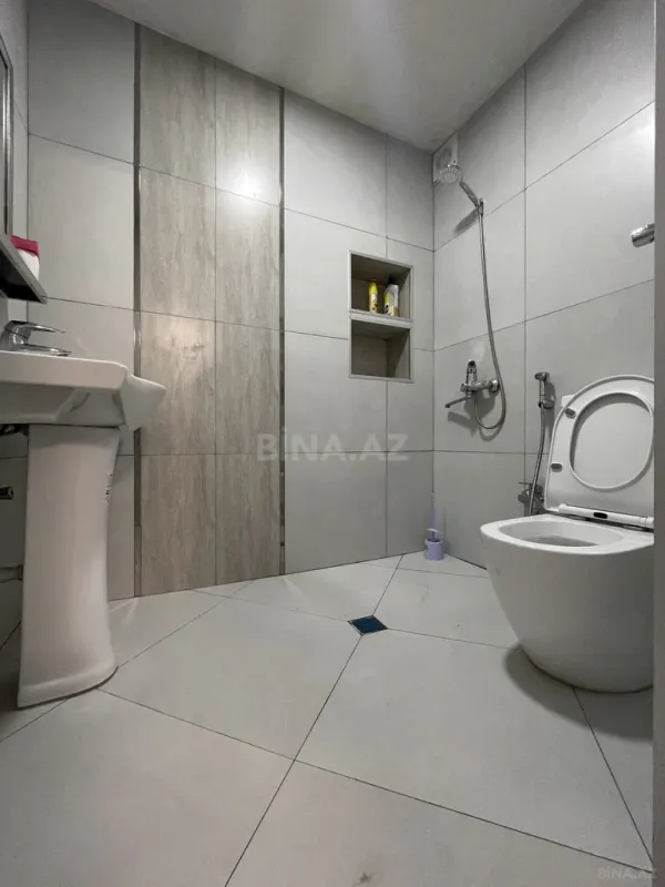 Kirayə verilir 2 otaqlı mənzil 70 m²