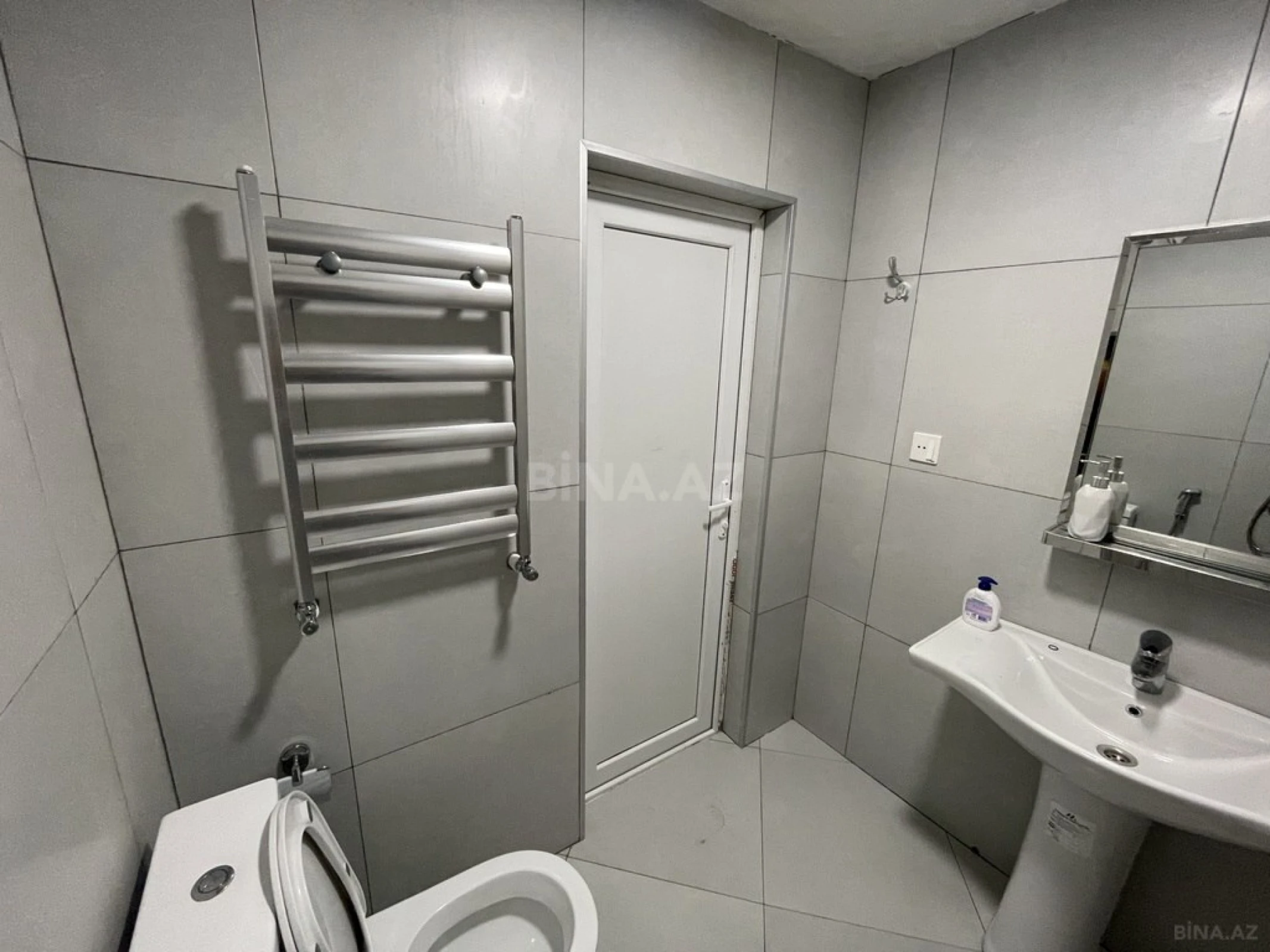 Kirayə verilir 2 otaqlı mənzil 70 m²