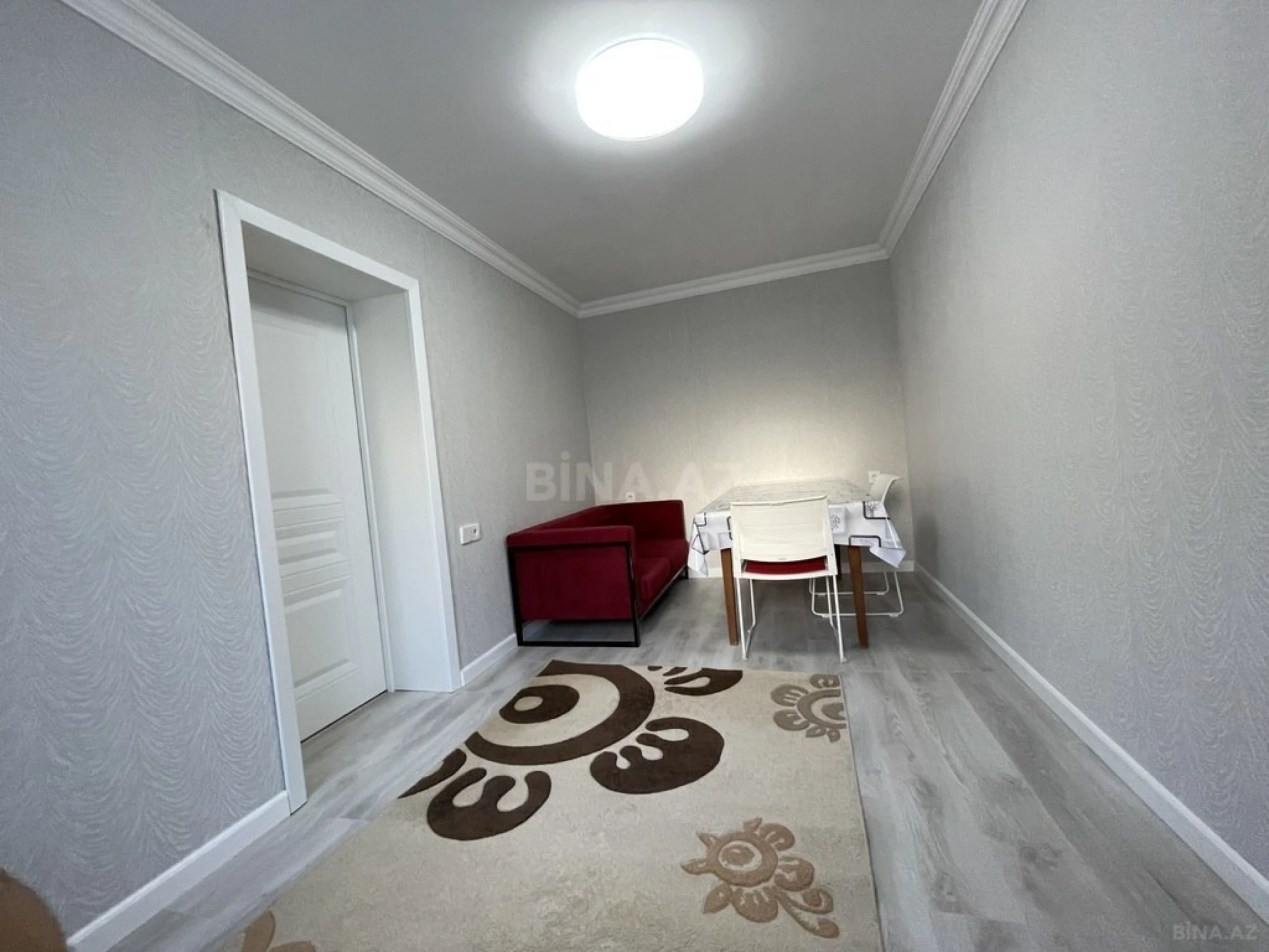 Kirayə verilir 2 otaqlı mənzil 70 m²