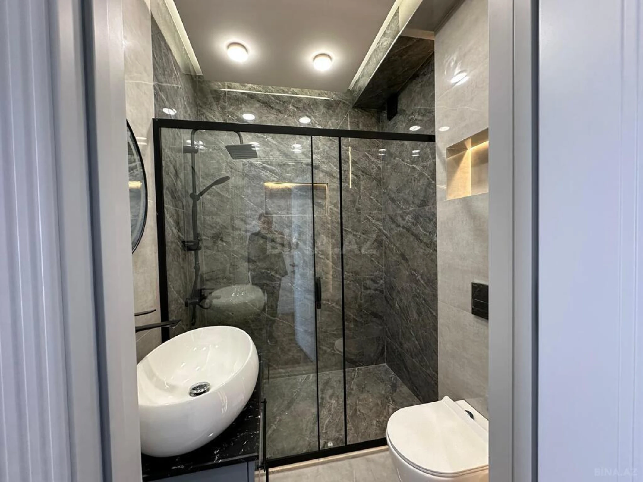 Satılır 3 otaqlı mənzil 160 m²