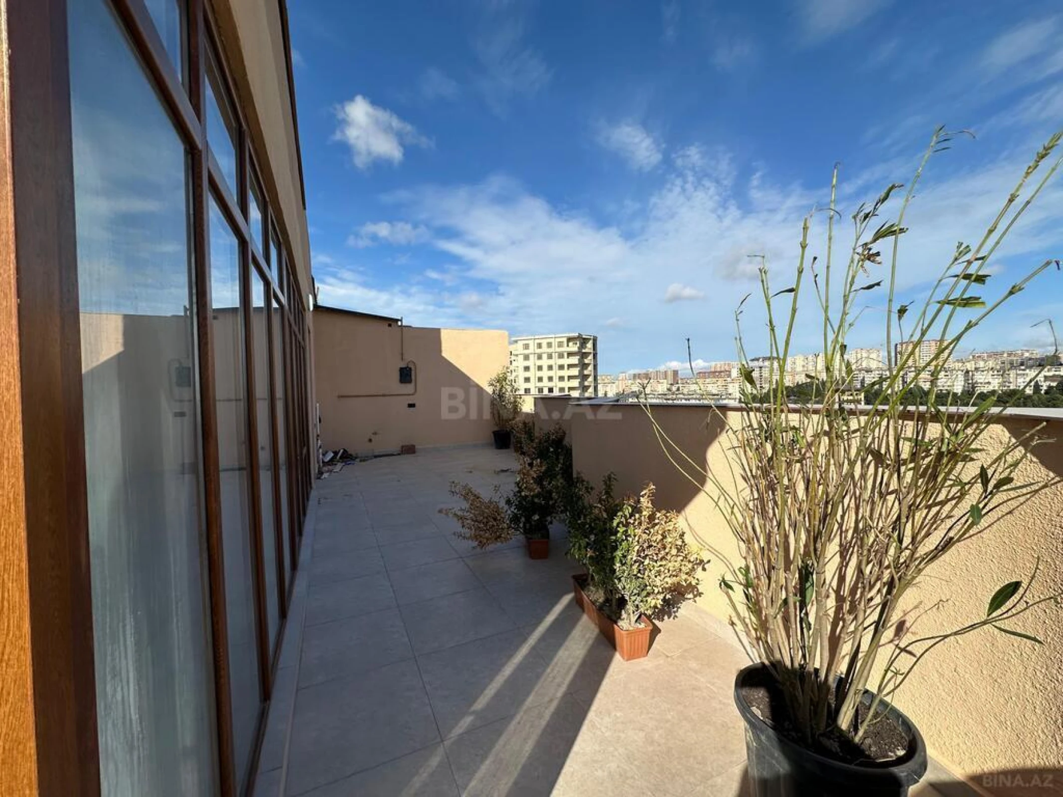 Satılır 3 otaqlı mənzil 160 m²