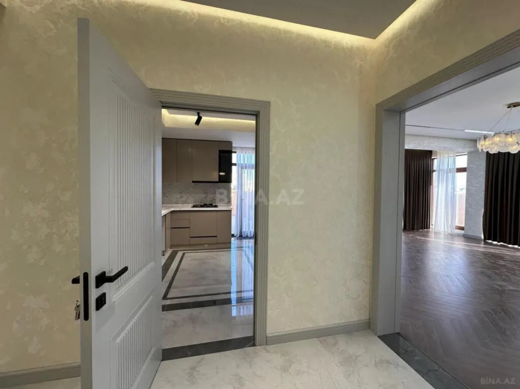 Satılır 3 otaqlı mənzil 160 m²