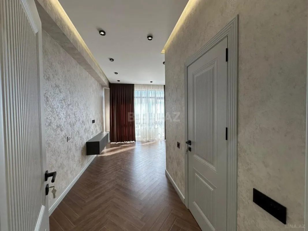 Satılır 3 otaqlı mənzil 160 m²