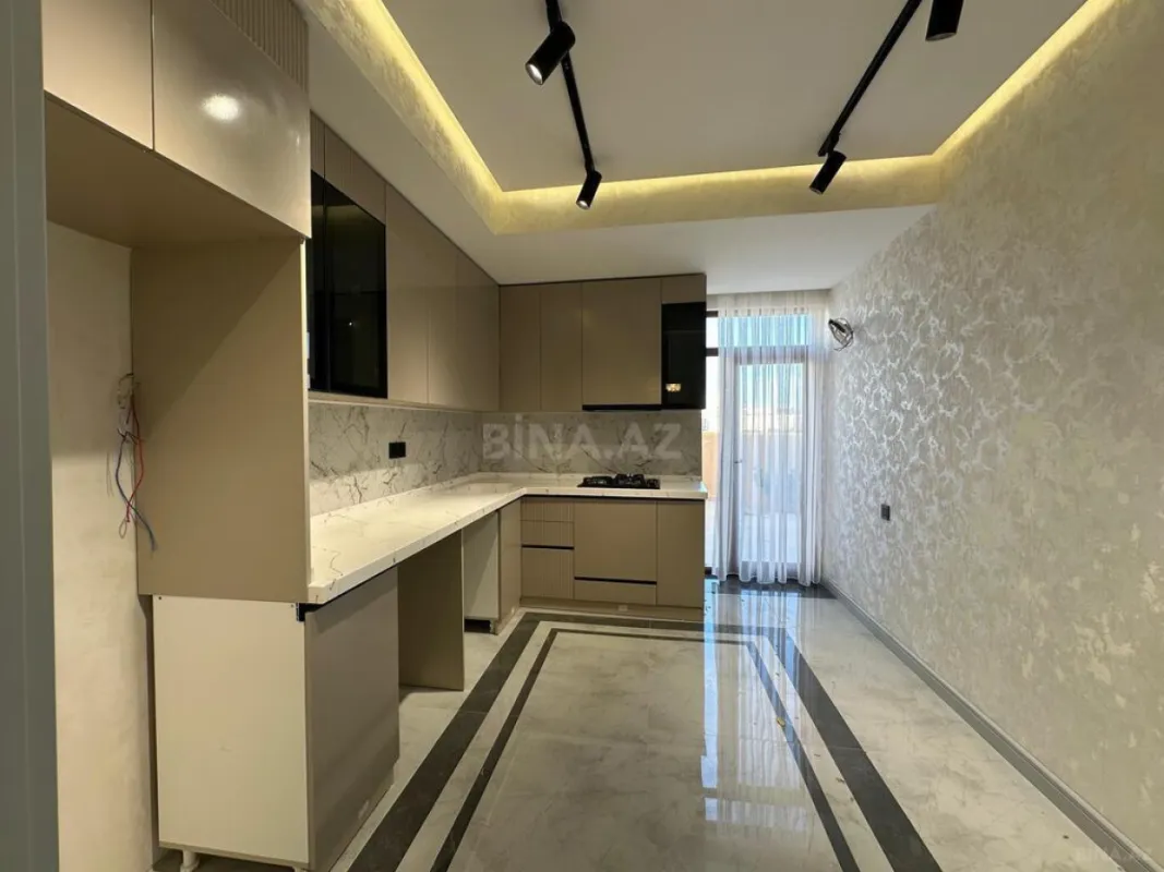 Satılır 3 otaqlı mənzil 160 m²