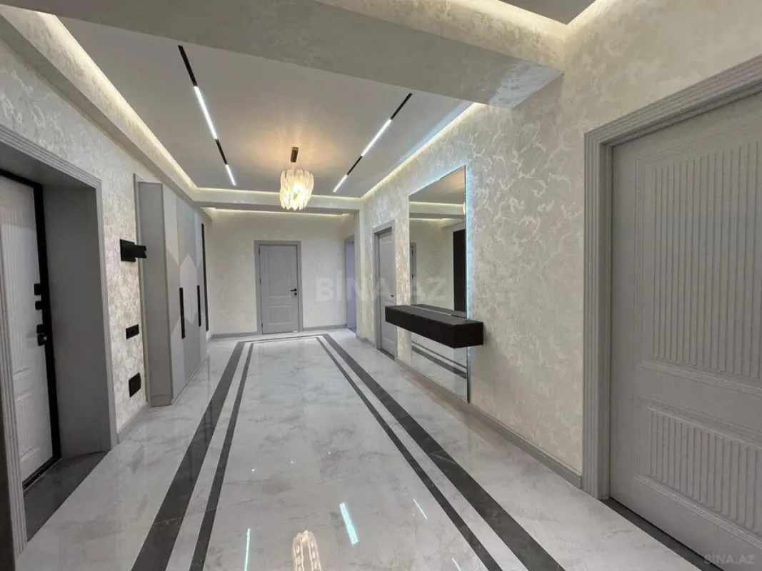 Satılır 3 otaqlı mənzil 160 m²