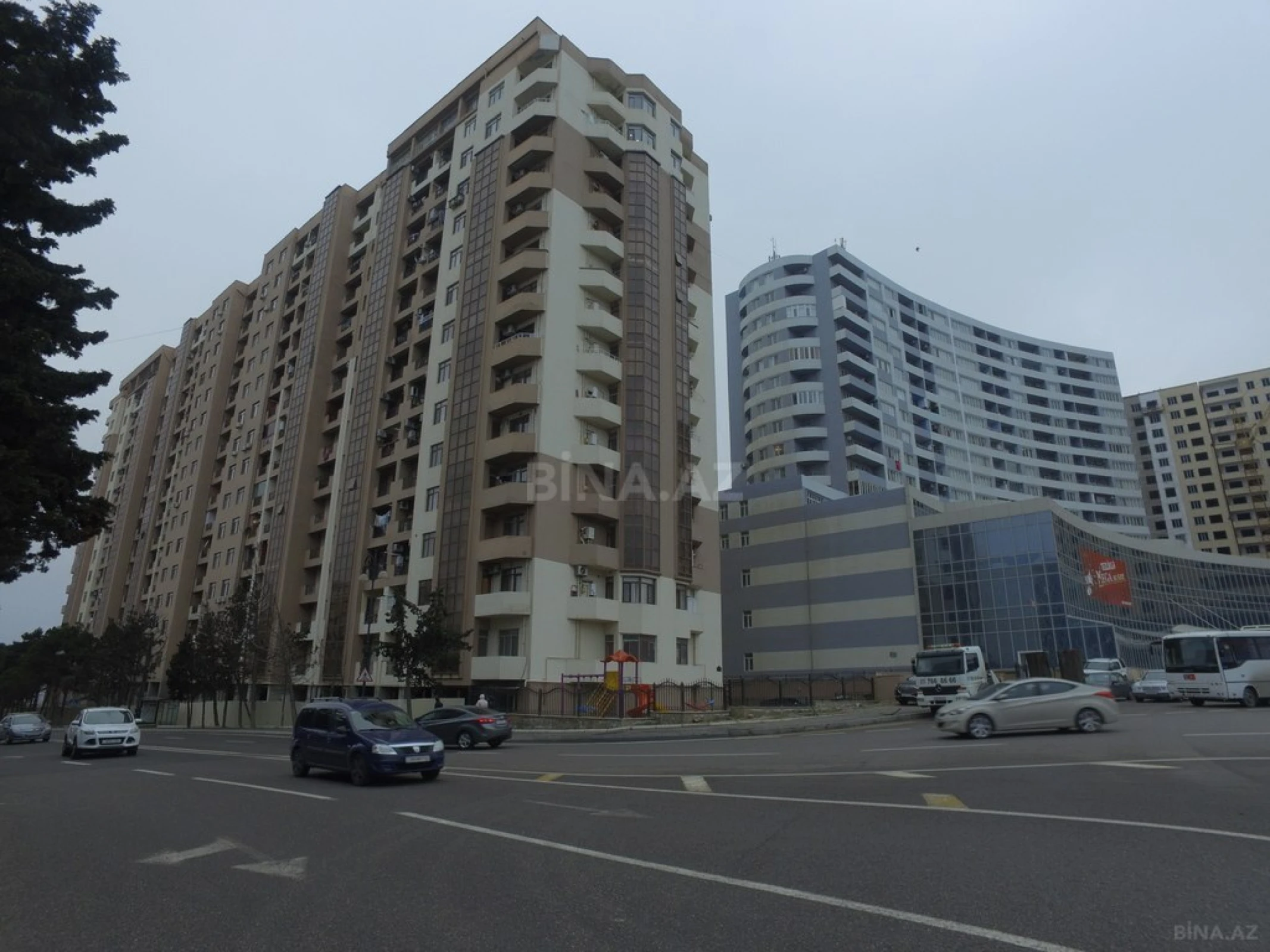 Satılır 3 otaqlı mənzil 160 m²