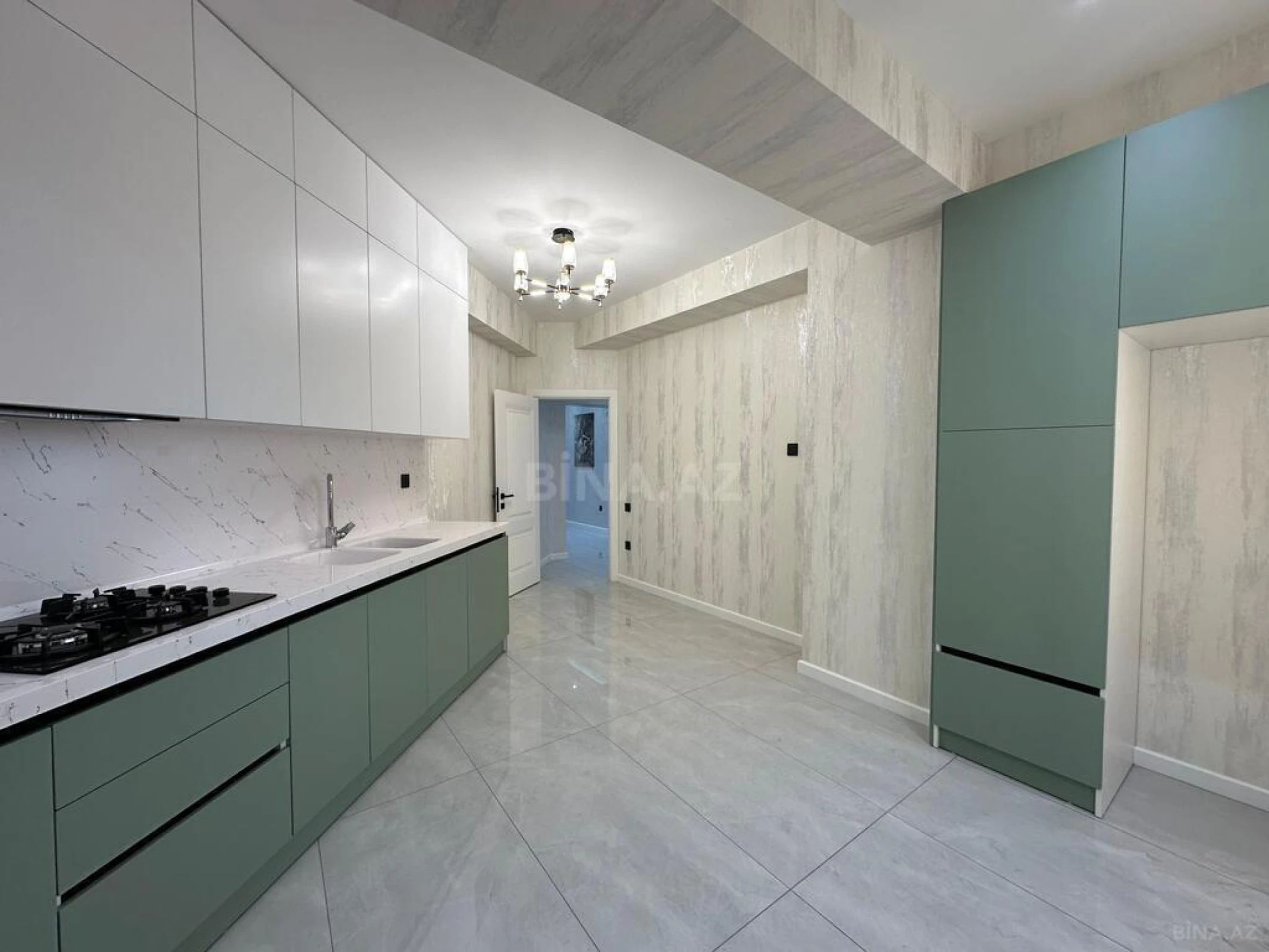 Satılır 3 otaqlı mənzil 107 m²