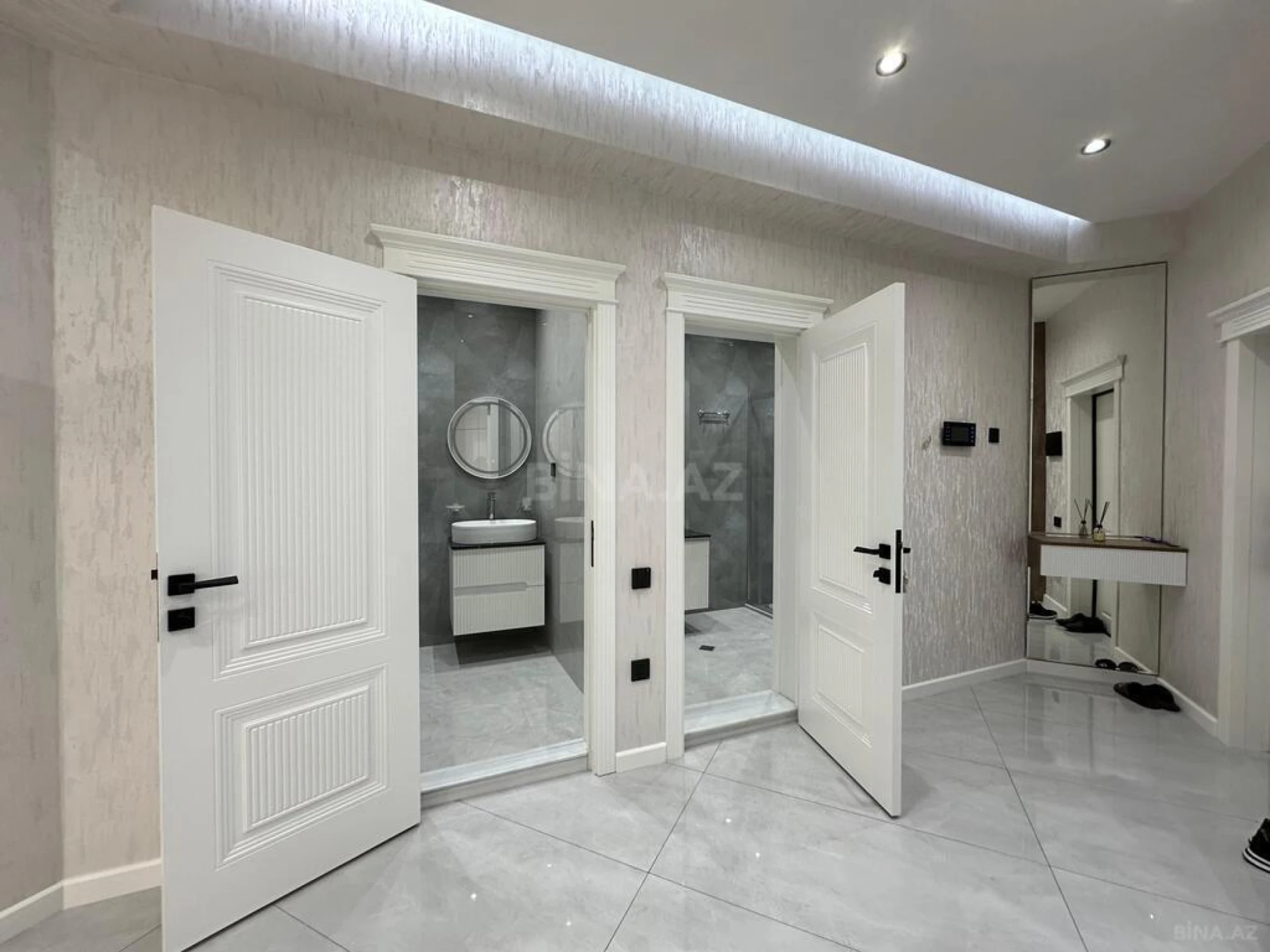 Satılır 3 otaqlı mənzil 107 m²