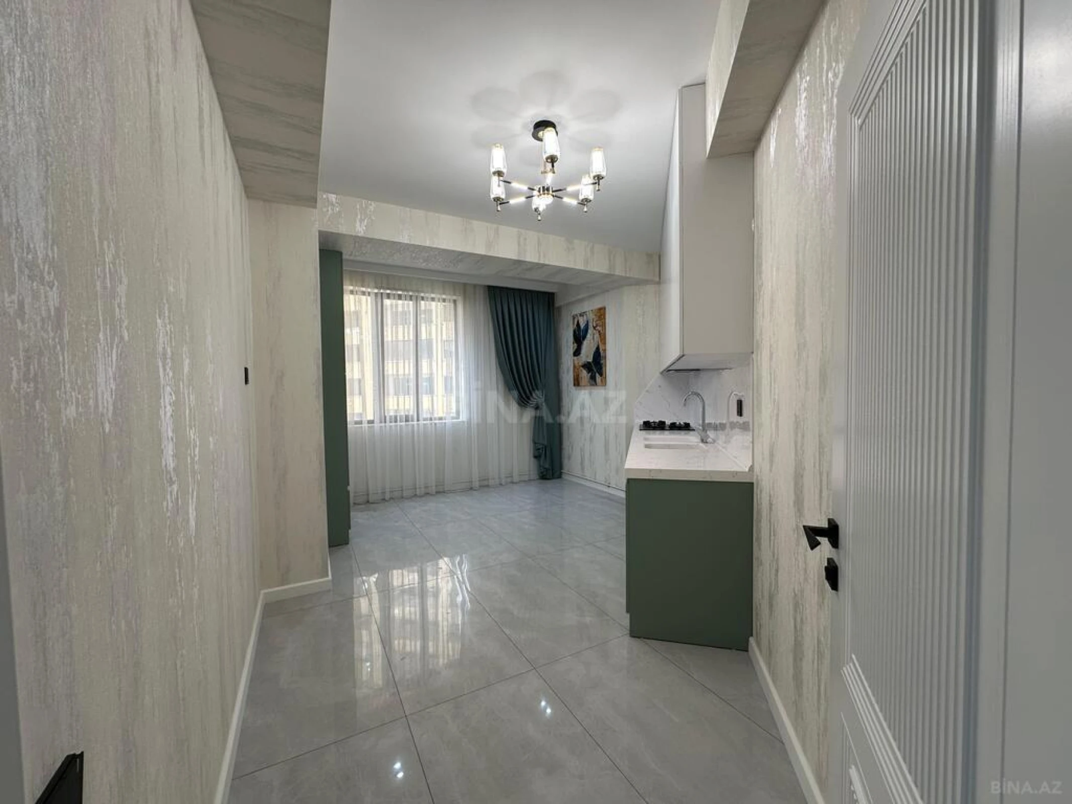 Satılır 3 otaqlı mənzil 107 m²
