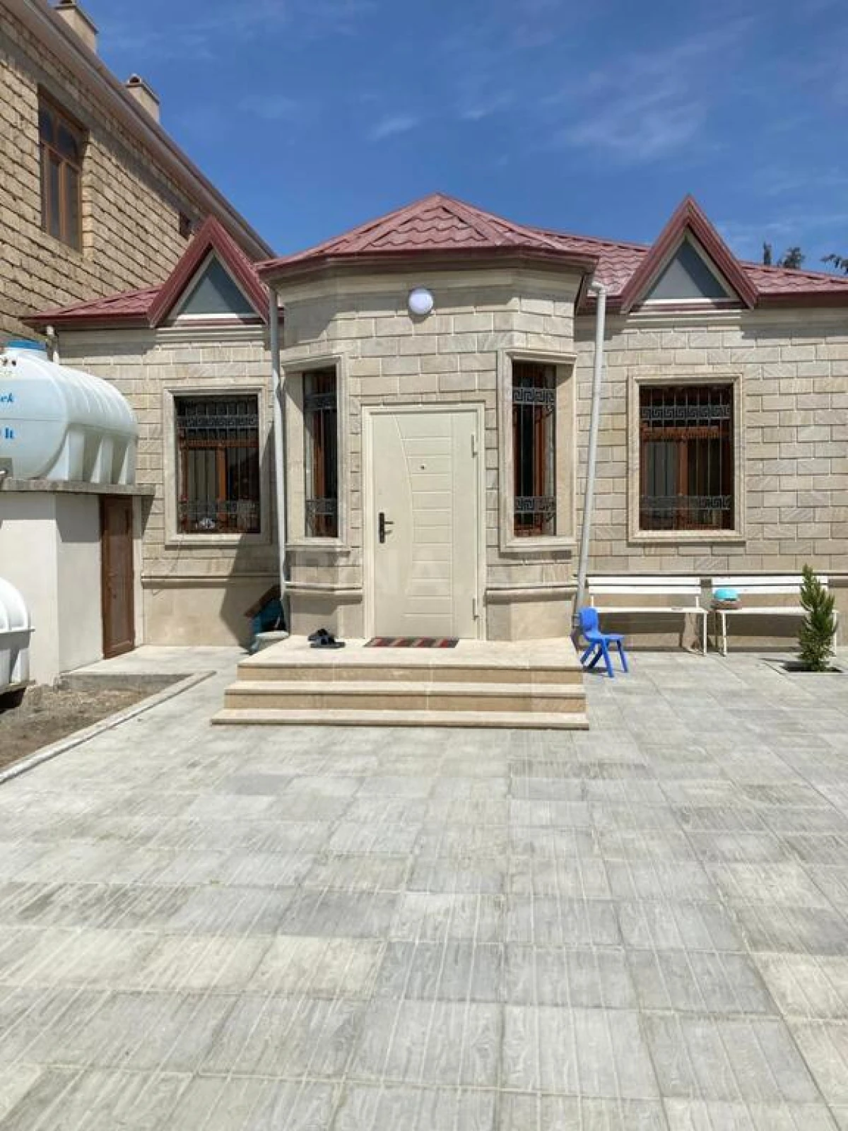 Satılır 4 otaqlı həyət evi 100 m²