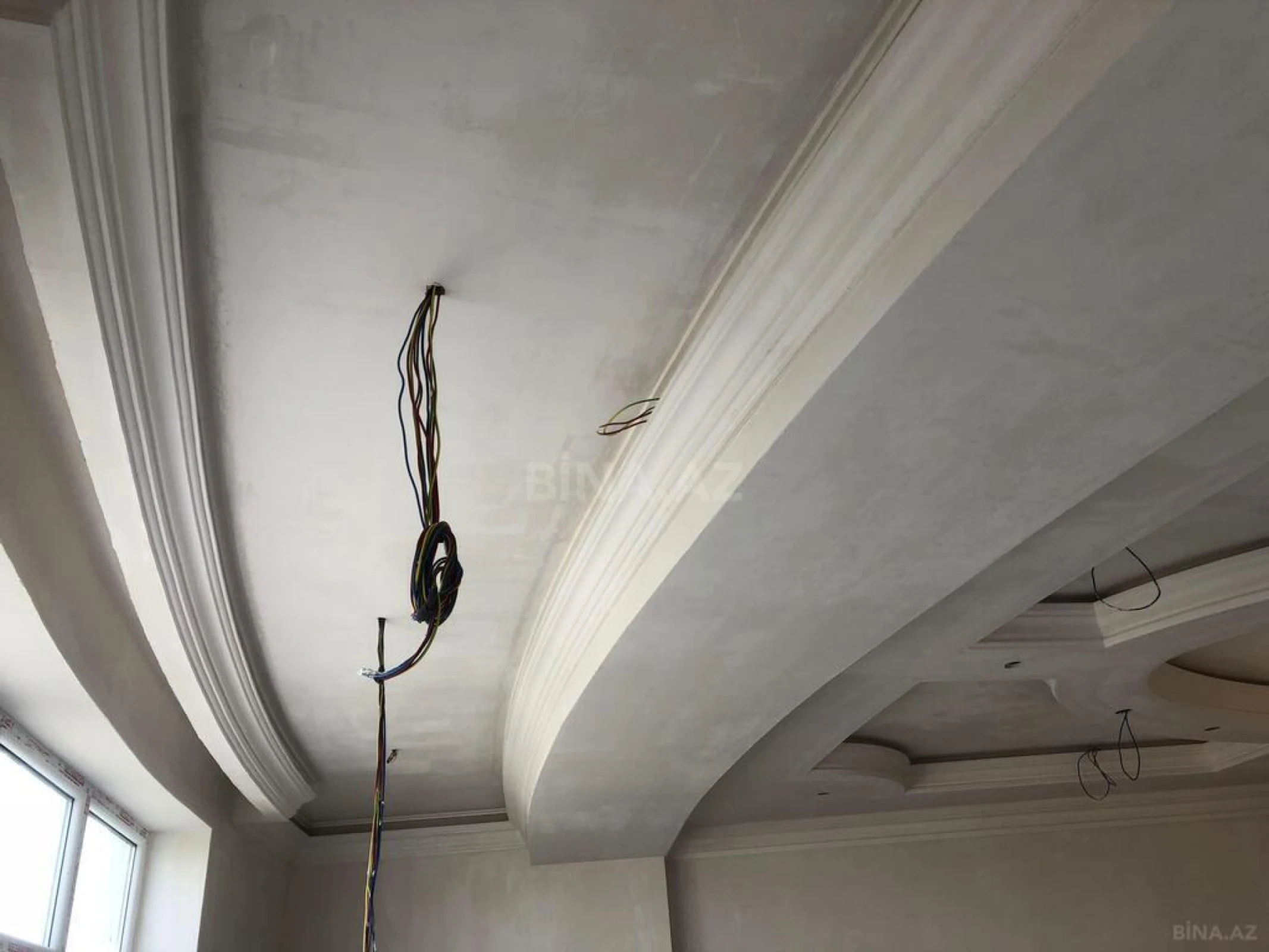 Satılır 3 otaqlı mənzil 158 m²