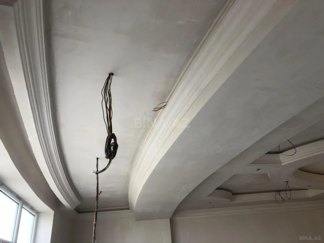 Satılır 3 otaqlı mənzil 158 m²