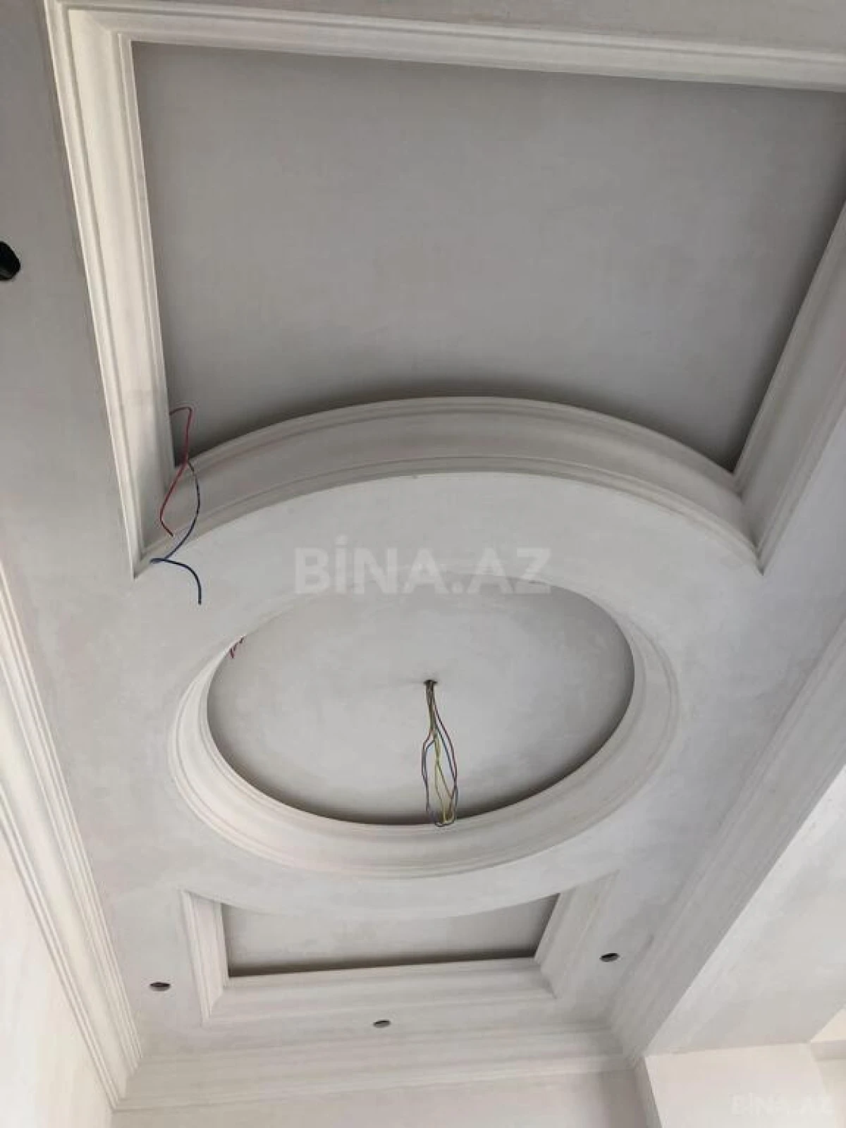 Satılır 3 otaqlı mənzil 158 m²