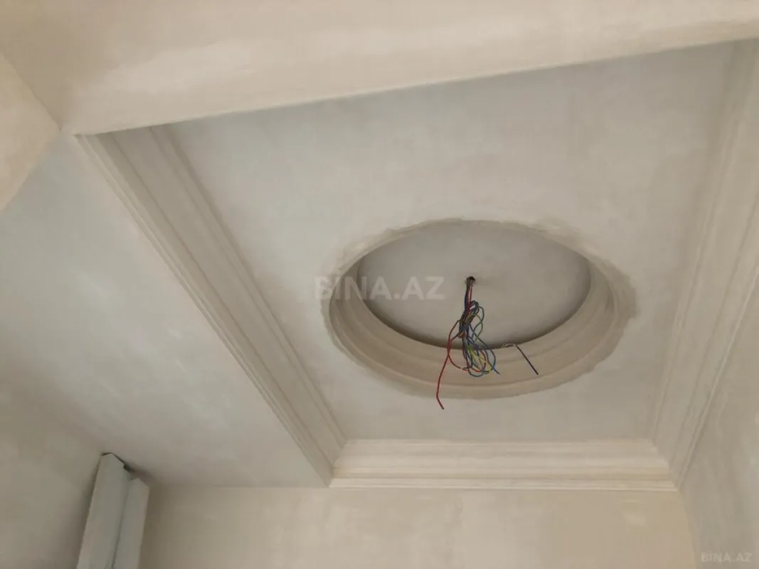 Satılır 3 otaqlı mənzil 158 m²