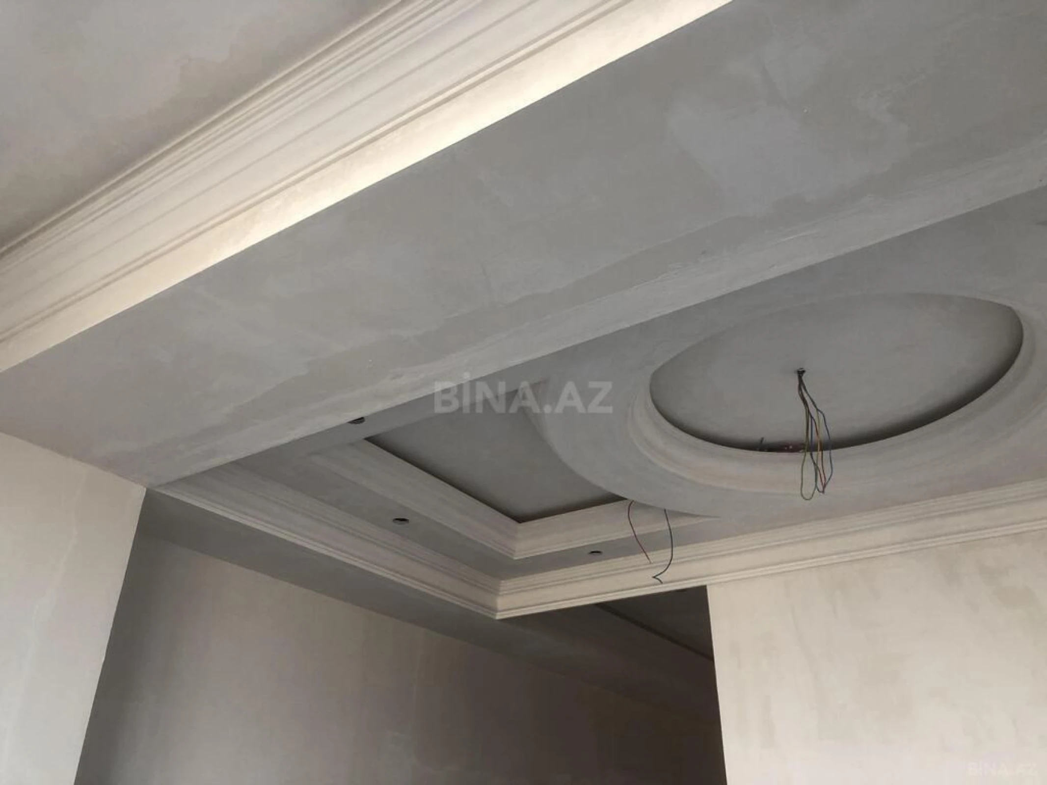 Satılır 3 otaqlı mənzil 158 m²