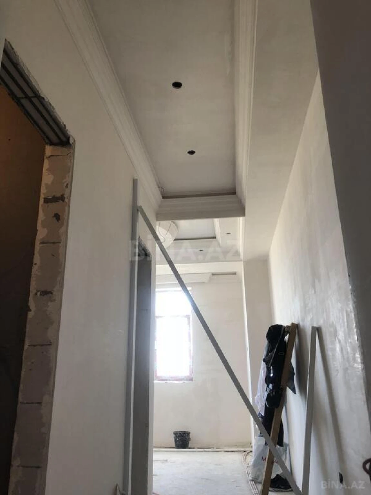 Satılır 3 otaqlı mənzil 158 m²