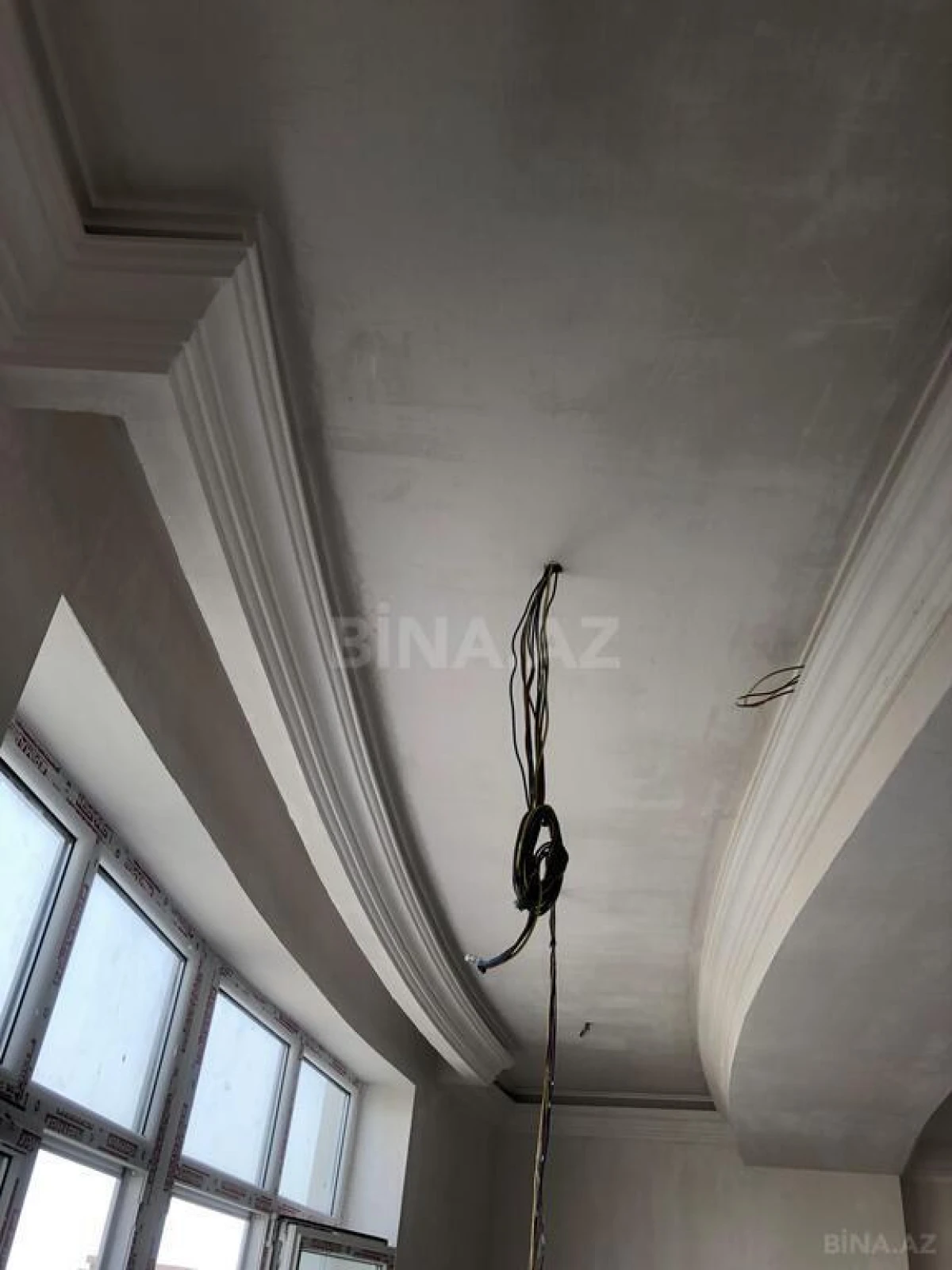 Satılır 3 otaqlı mənzil 158 m²