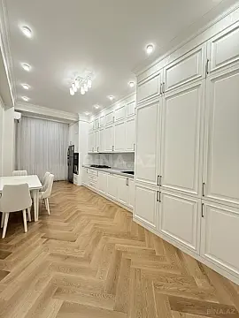 Kirayə verilir 3 otaqlı mənzil 170 m²