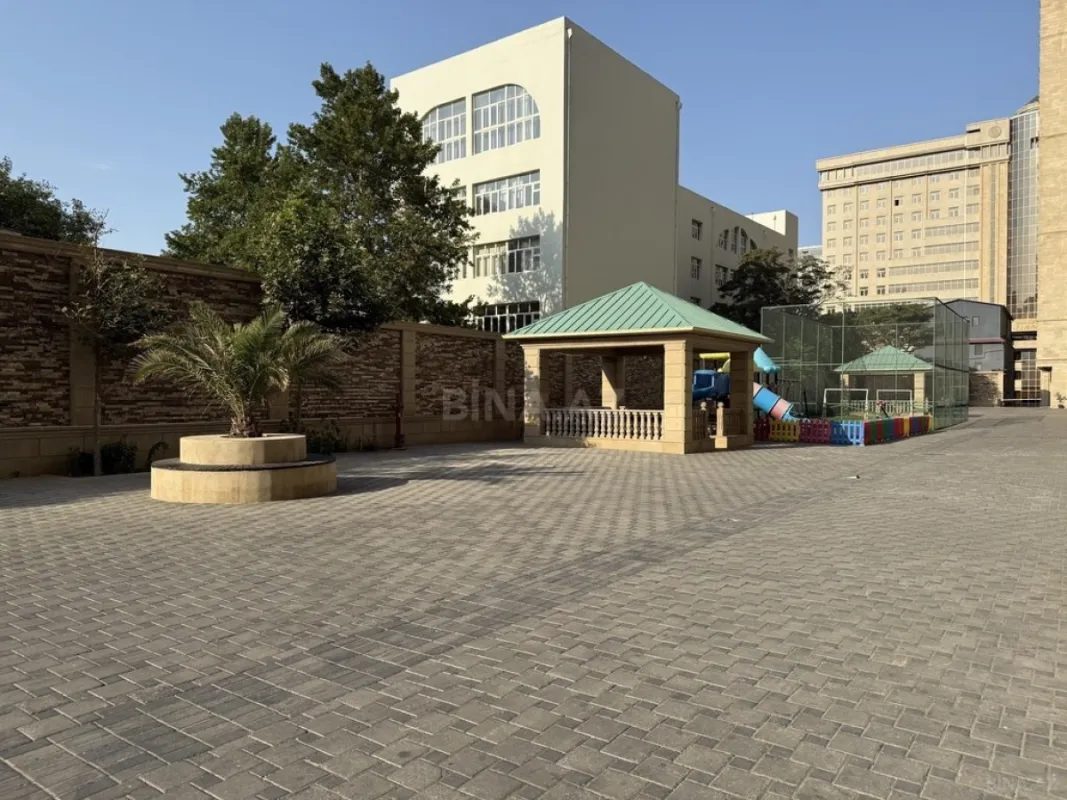 Kirayə verilir 3 otaqlı mənzil 170 m²