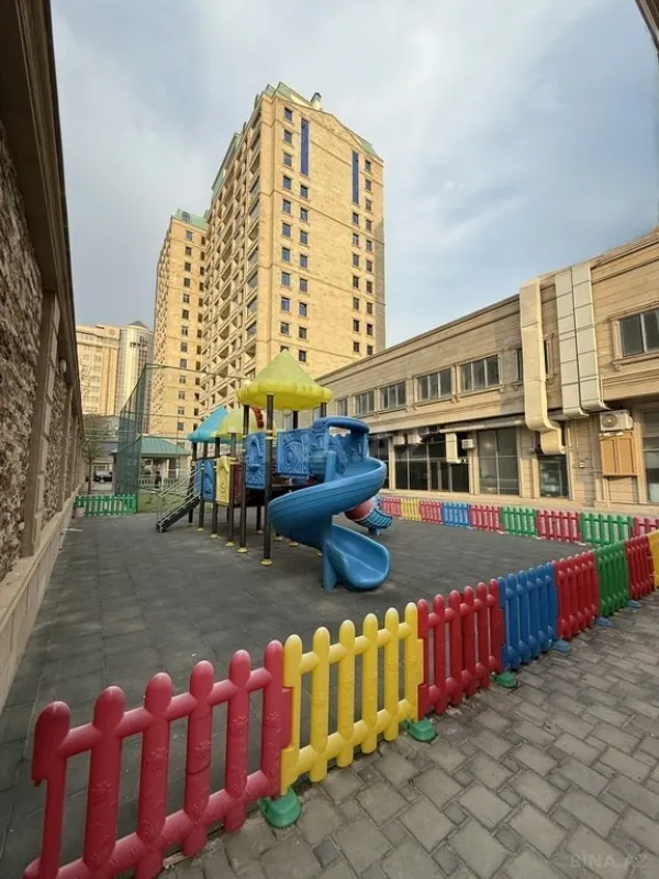 Kirayə verilir 3 otaqlı mənzil 170 m²