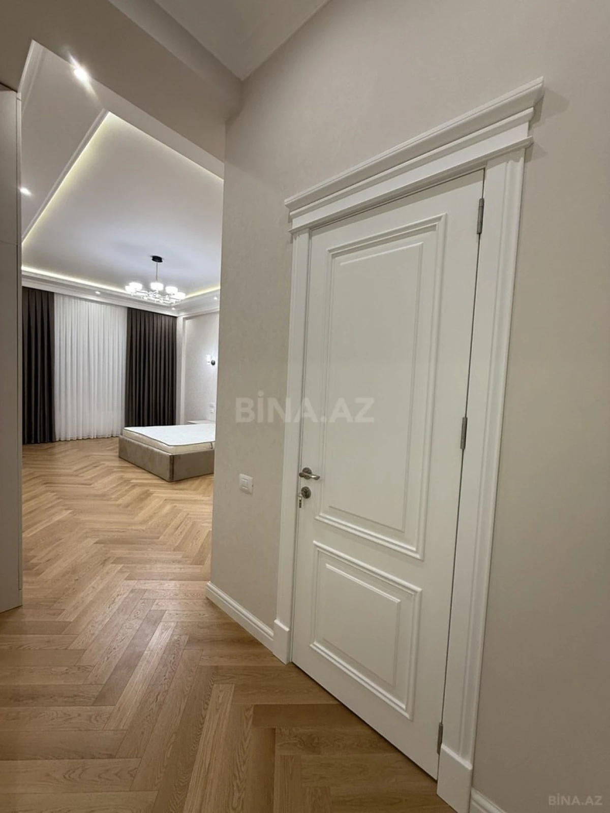 Kirayə verilir 3 otaqlı mənzil 170 m²