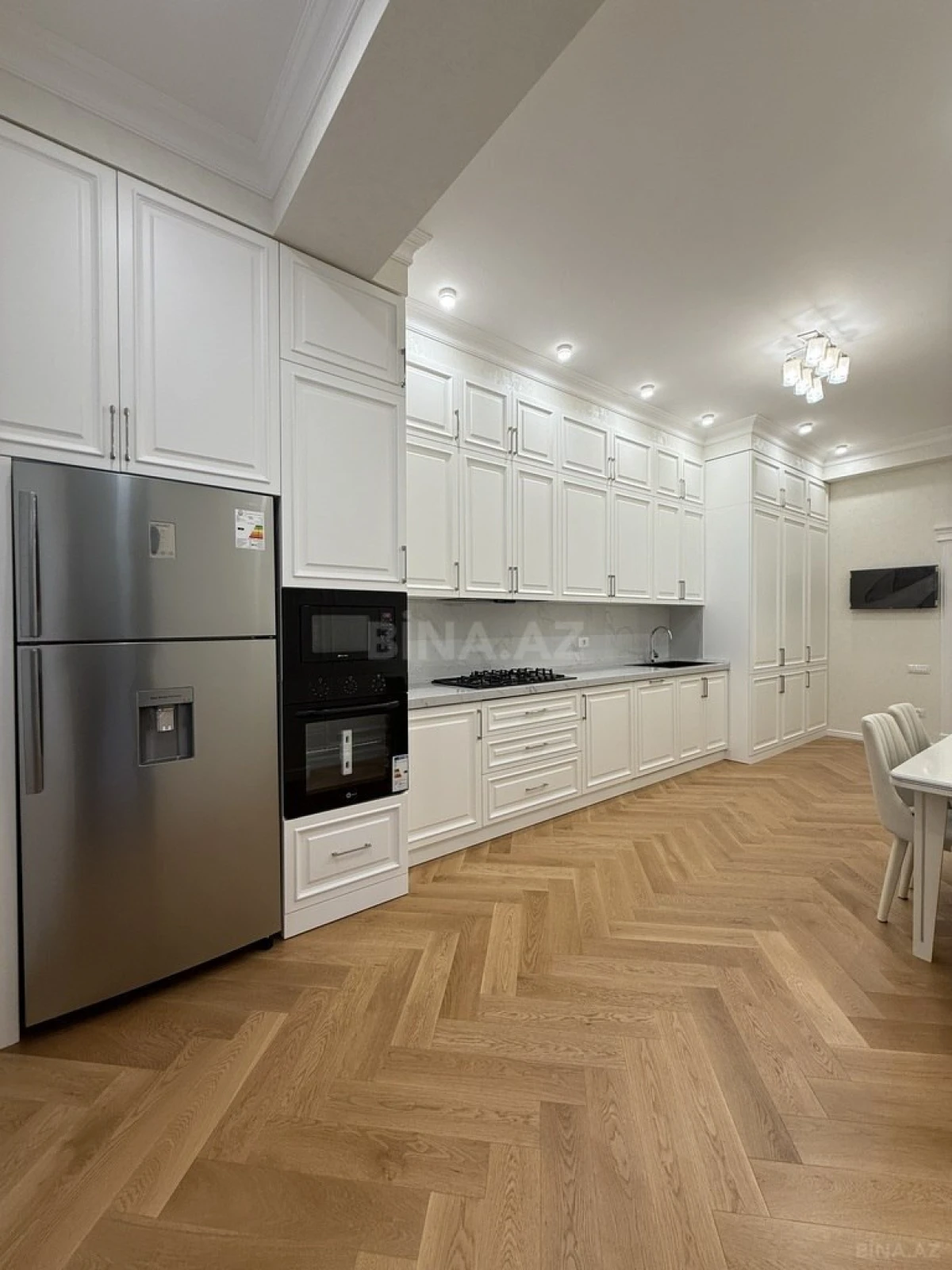 Kirayə verilir 3 otaqlı mənzil 170 m²