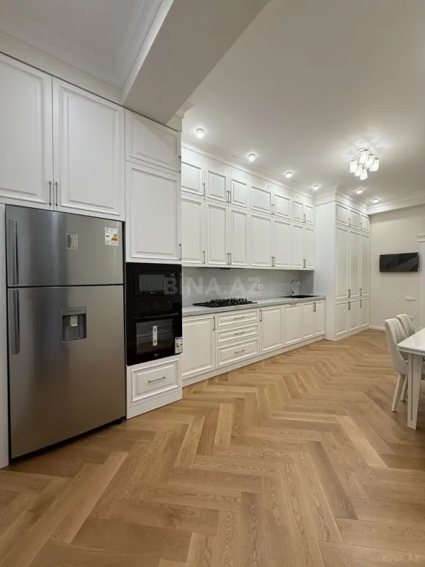 Kirayə verilir 3 otaqlı mənzil 170 m²