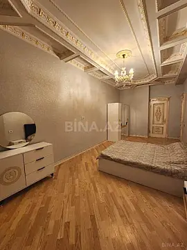 Satılır 3 otaqlı mənzil 170 m²