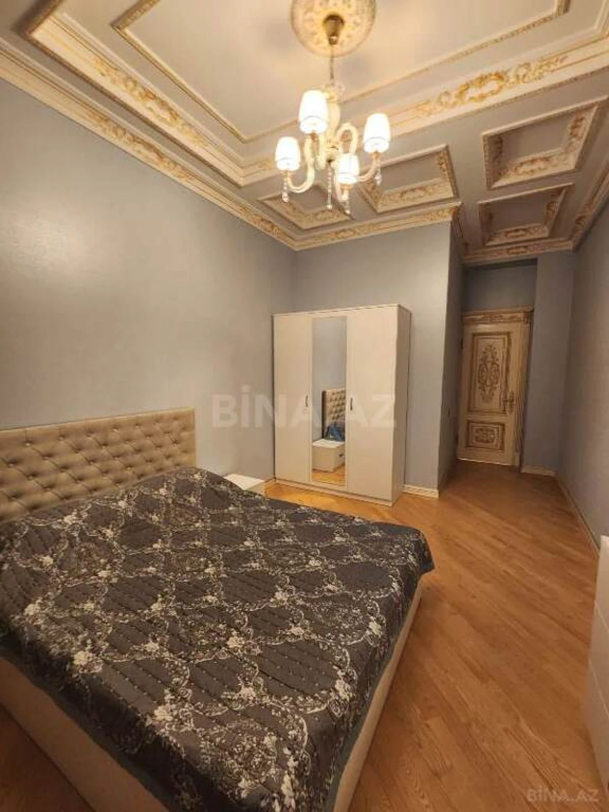 Satılır 3 otaqlı mənzil 170 m²