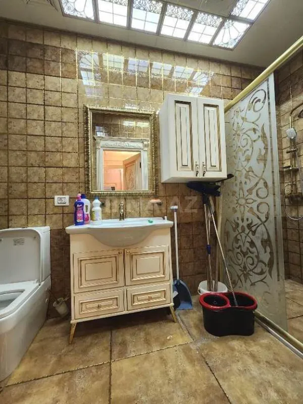 Satılır 3 otaqlı mənzil 170 m²